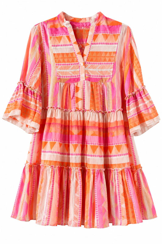 Vestido estampado vibrante.