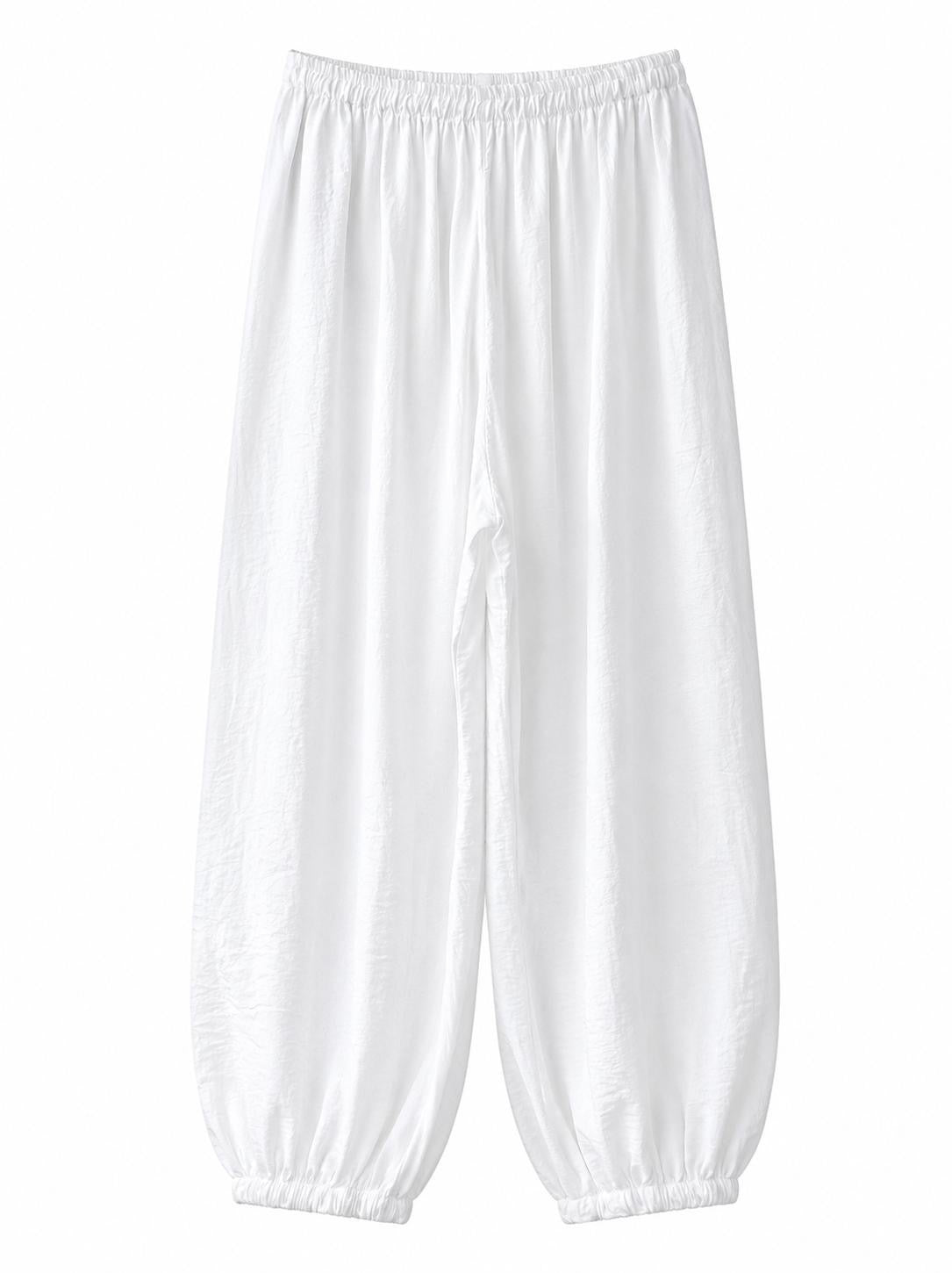Pantalón de corte amplio.