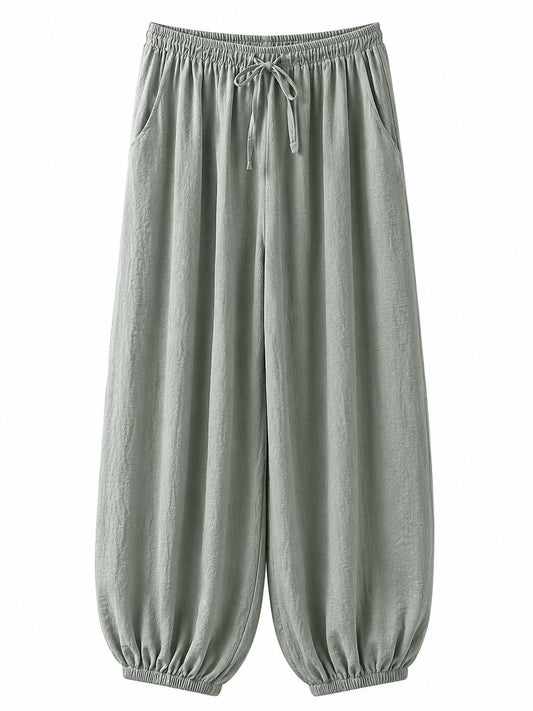 Pantalón de corte amplio.
