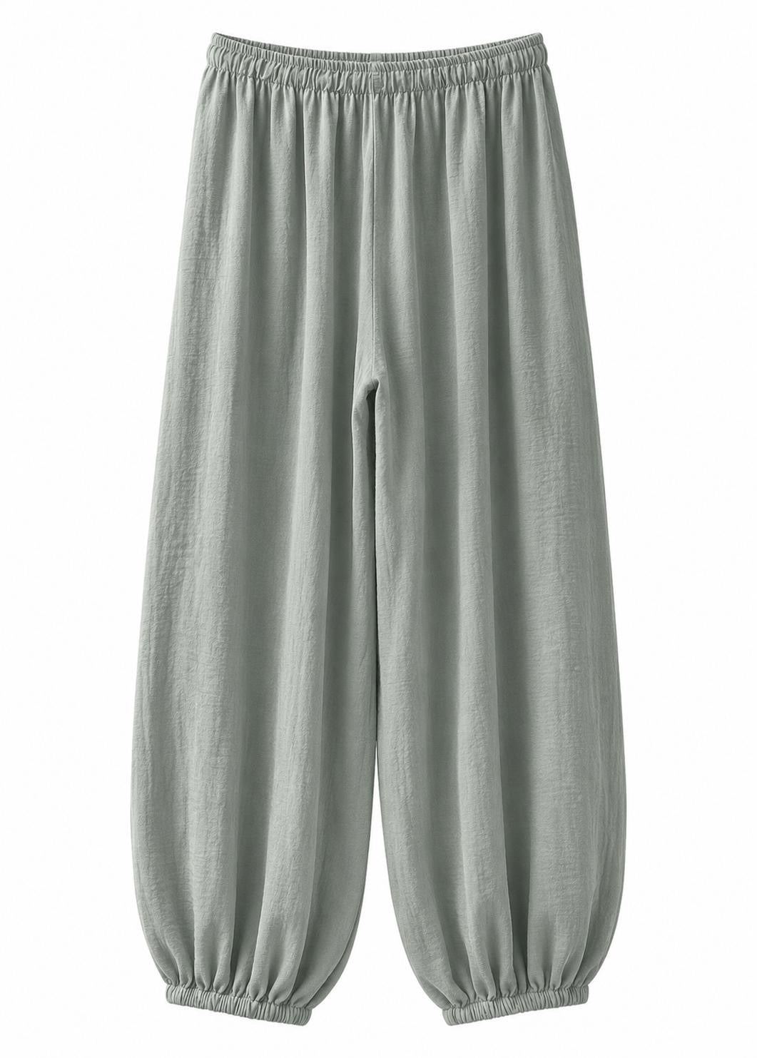 Pantalón de corte amplio.