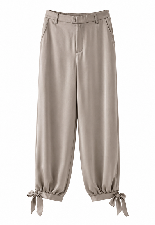 Pantalón satinado ajustado al tobillo con lazo